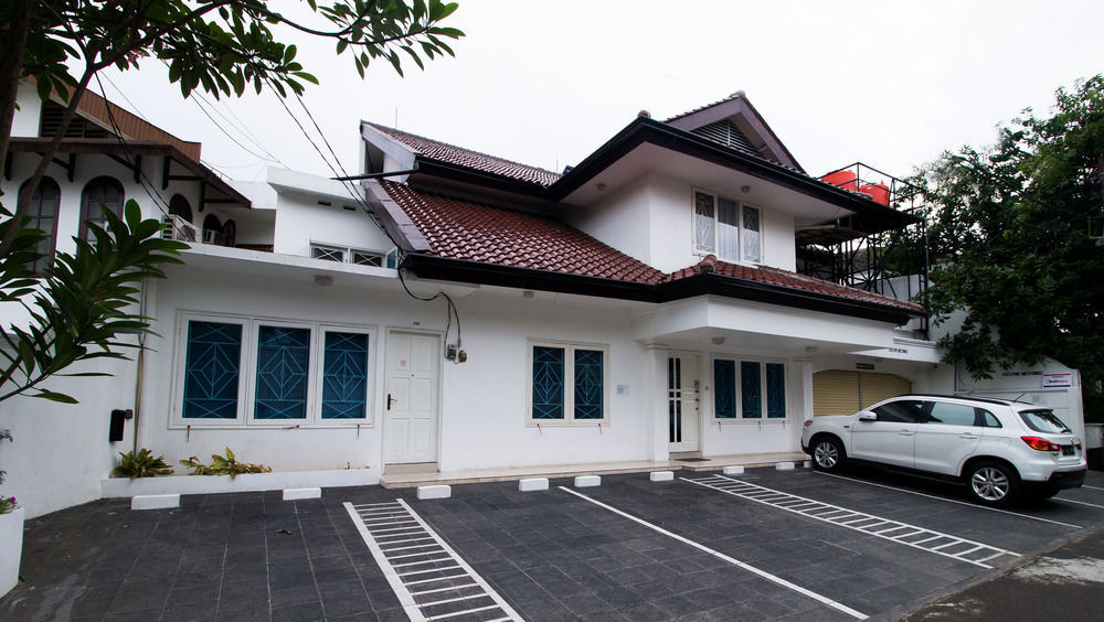Reddoorz Plus @ Tendean Jakarta Buitenkant foto