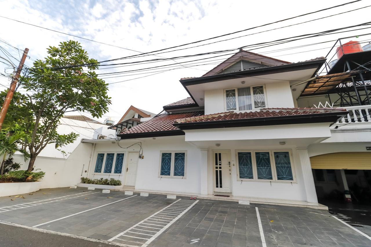 Reddoorz Plus @ Tendean Jakarta Buitenkant foto